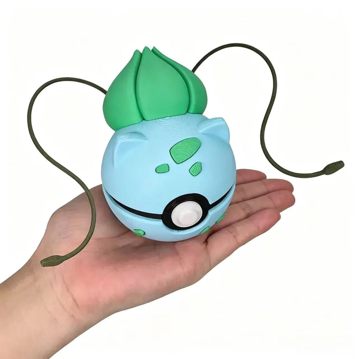 Poké Ball toy with Bulbasaur or Squirtle – Bulbasaur