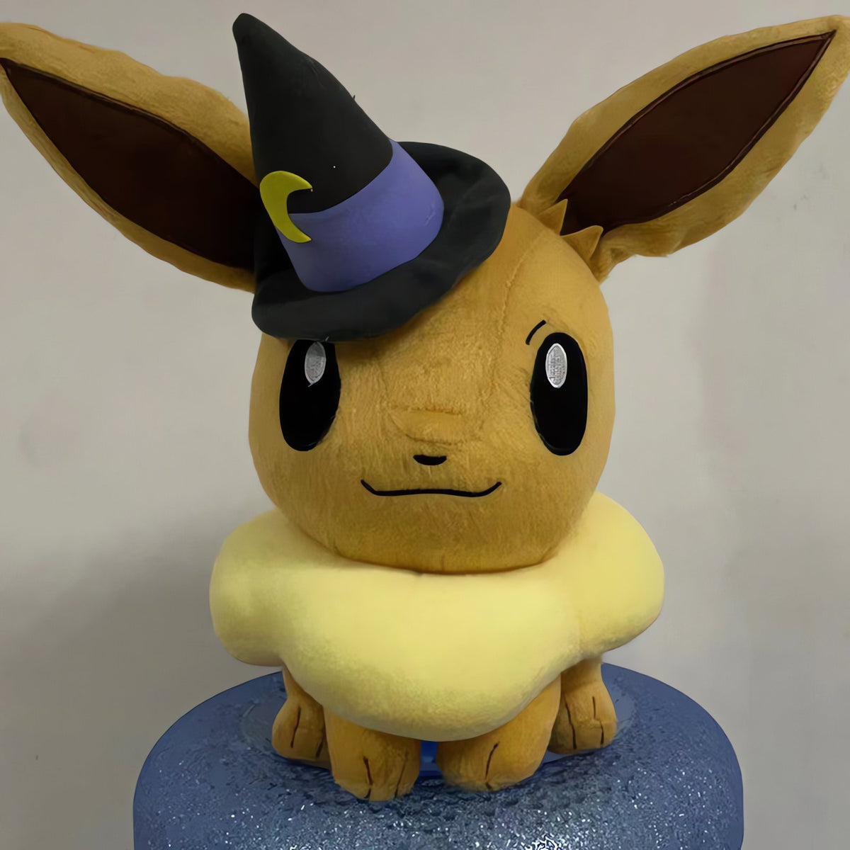 Eevee plush toy in a Halloween witch hat, 28cm