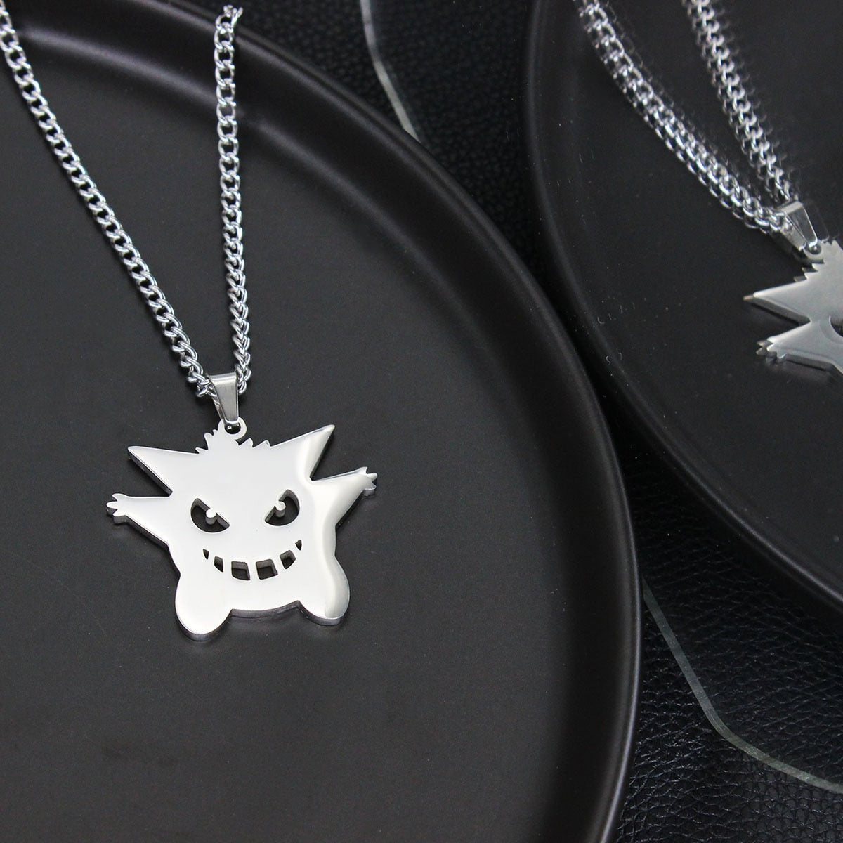 Gengar stainless steel pendant necklace – photo 3