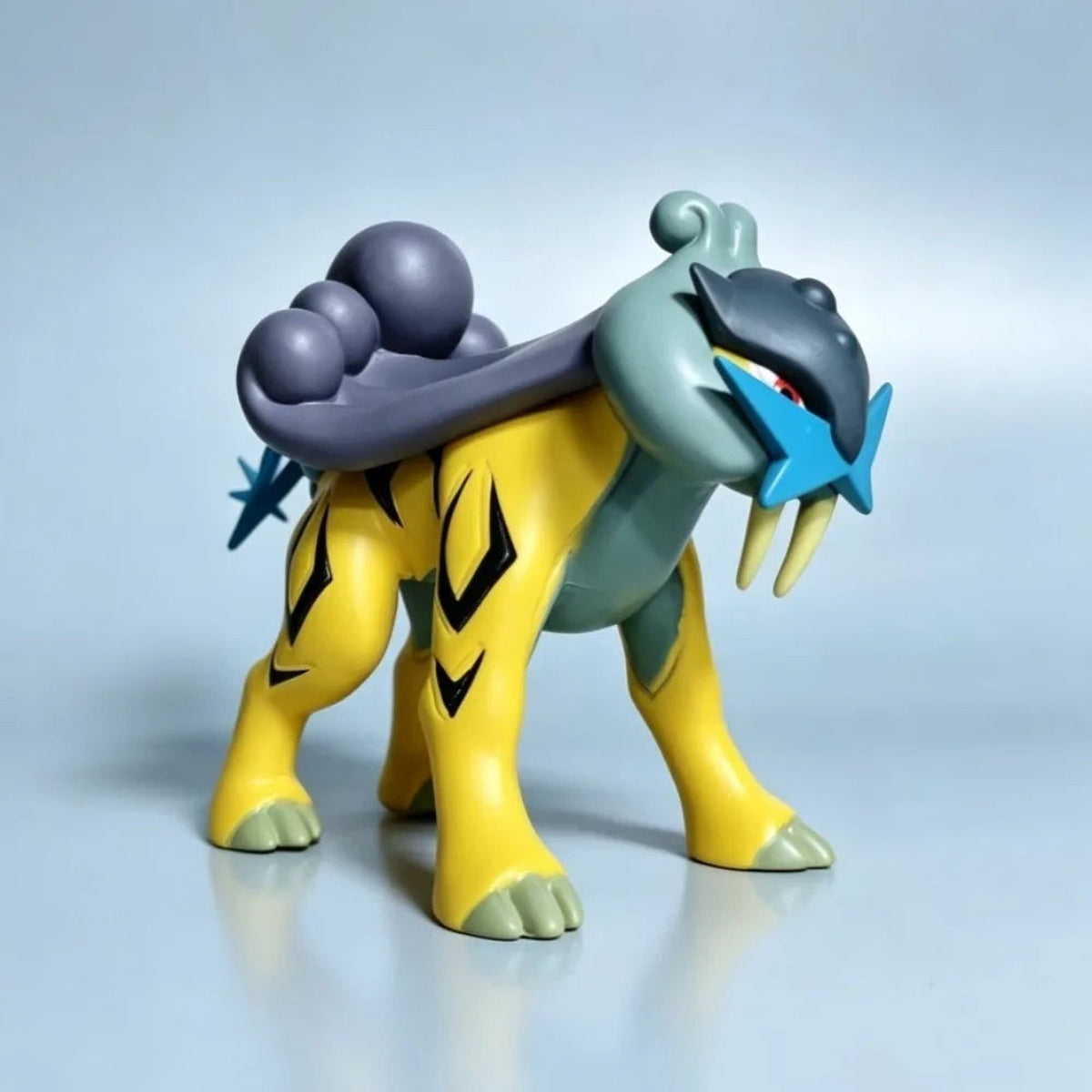 Suicune, Entei and Raikou figures, approx. 10cm – Raikou