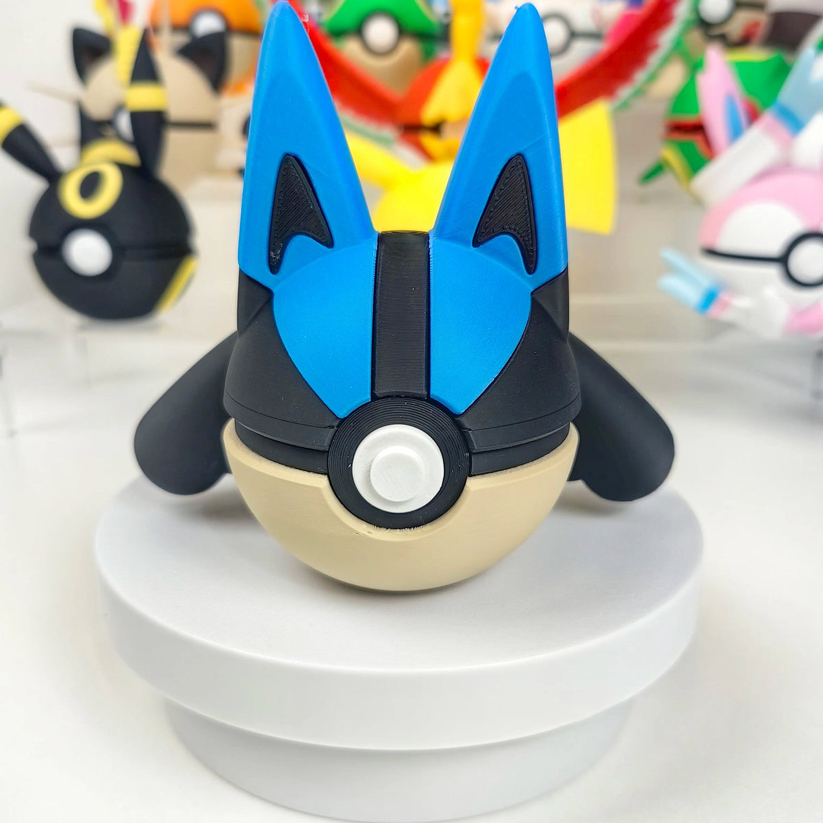 Lucario Premium Poké Ball