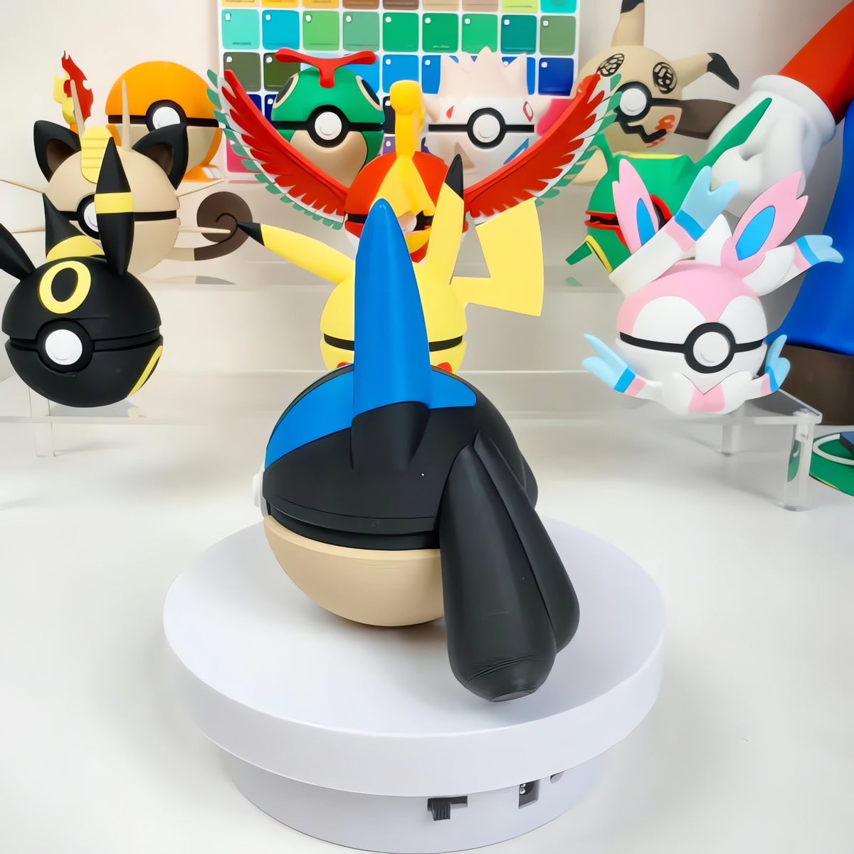 Lucario Premium Poké Ball – photo 3