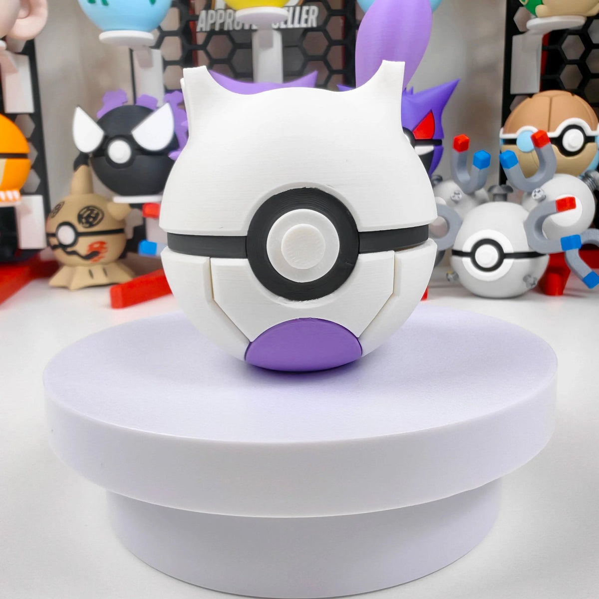 Mewtwo, Giratina and Darkrai Poké Ball – Mewtwo
