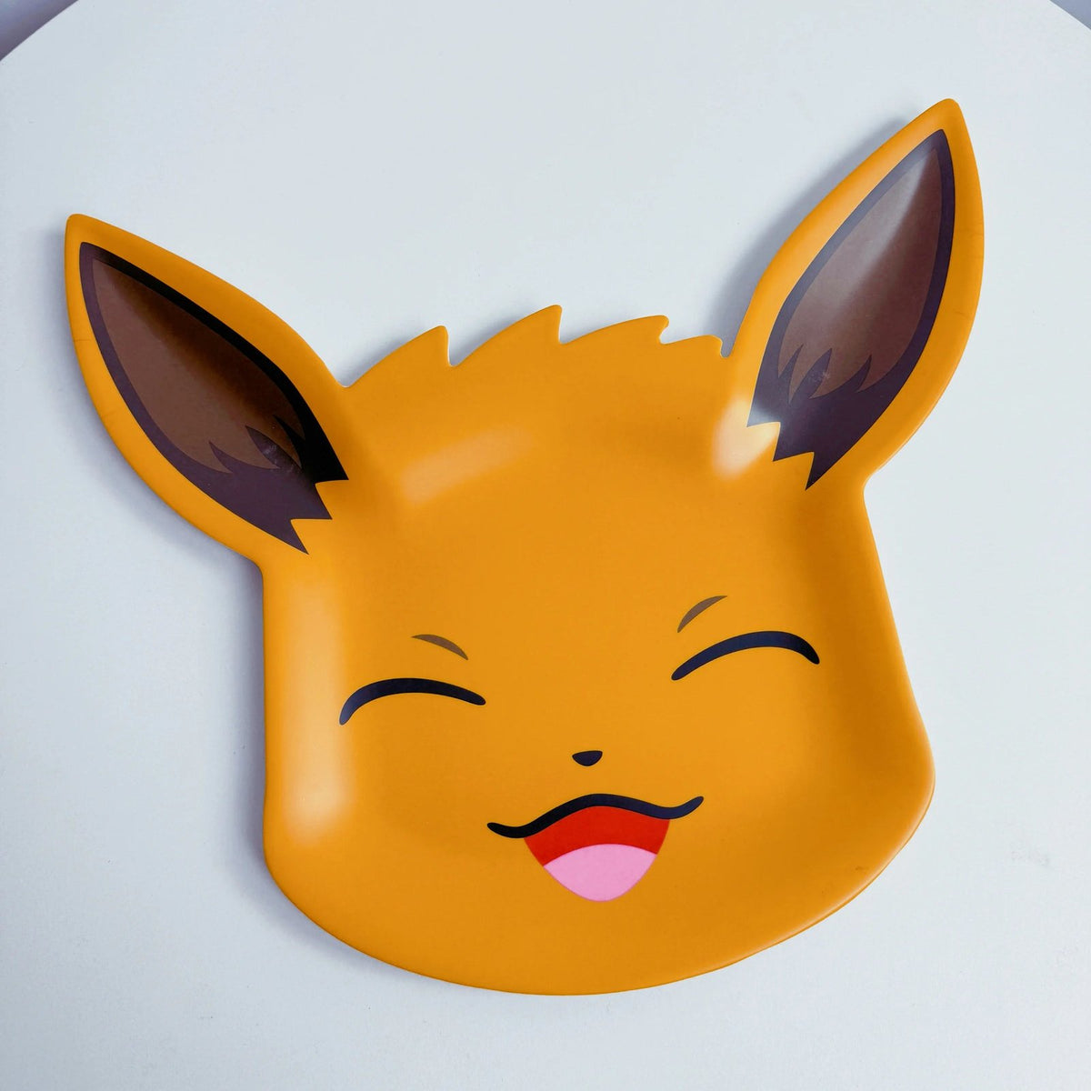 Pikachu or Eevee plate – Eevee E