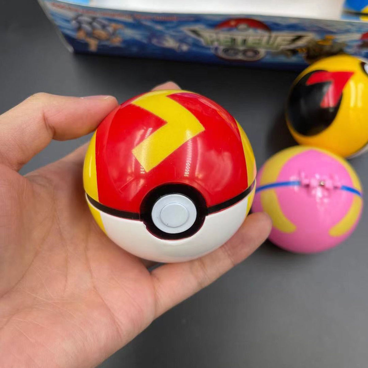 Set of eight large Poké Balls with figures – photo 12
