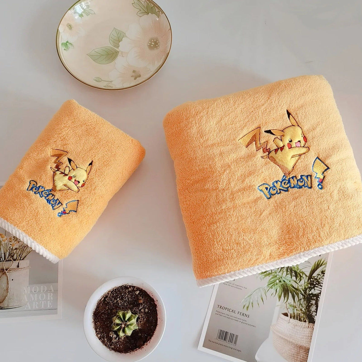 Pokémon coral velvet towel – Pikachu