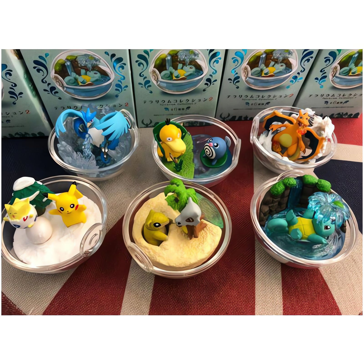 Pokémon Terrarium Collection with clear Poké Balls and figures – photo 2