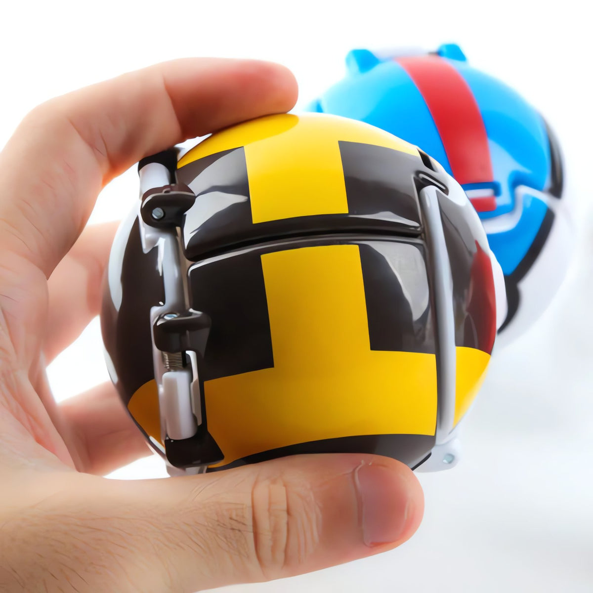 Pop 'N' Throw Poké Ball with Pokémon figure – photo 4