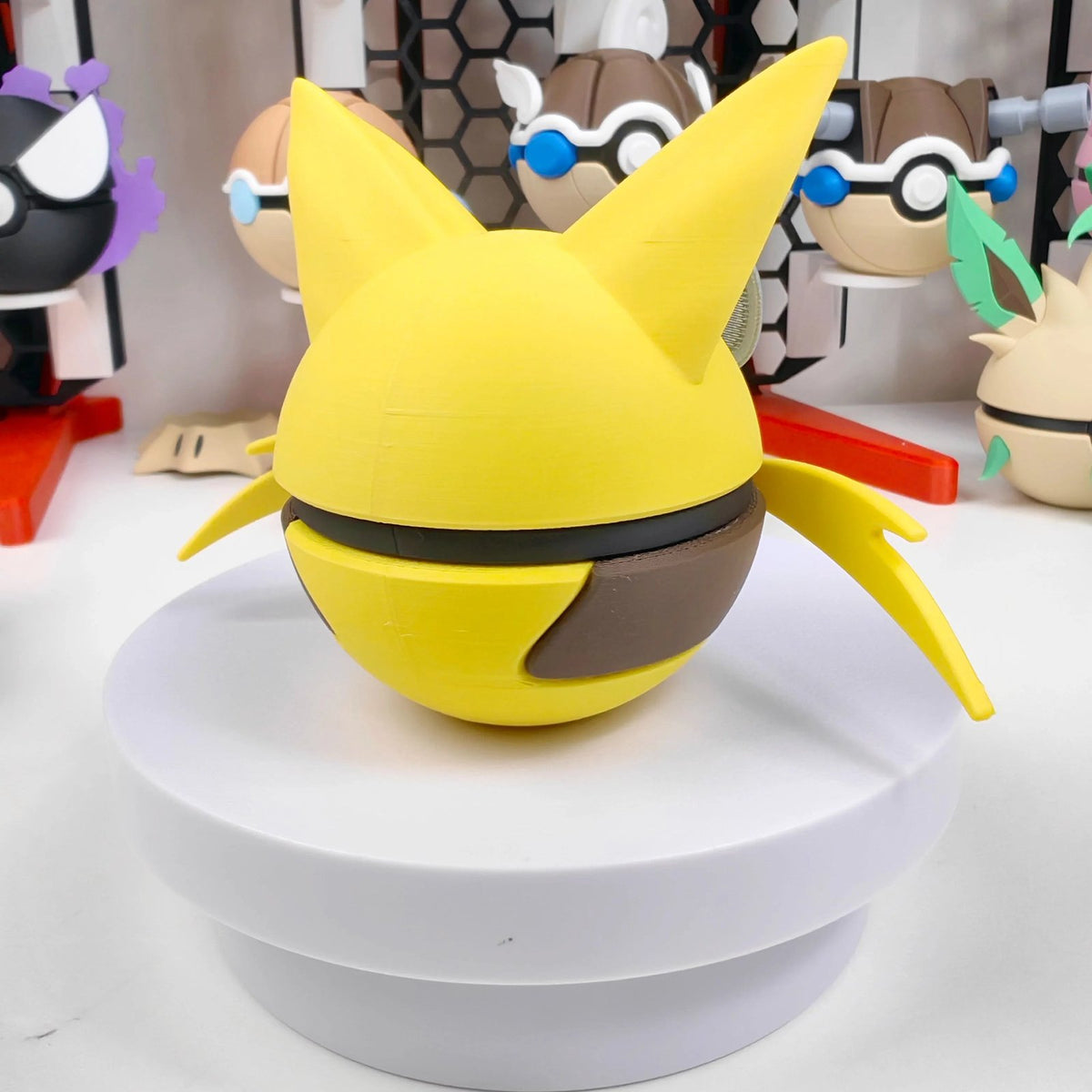 Premium Poké Ball in Abra, Kadabra and Alakazam designs – photo 5