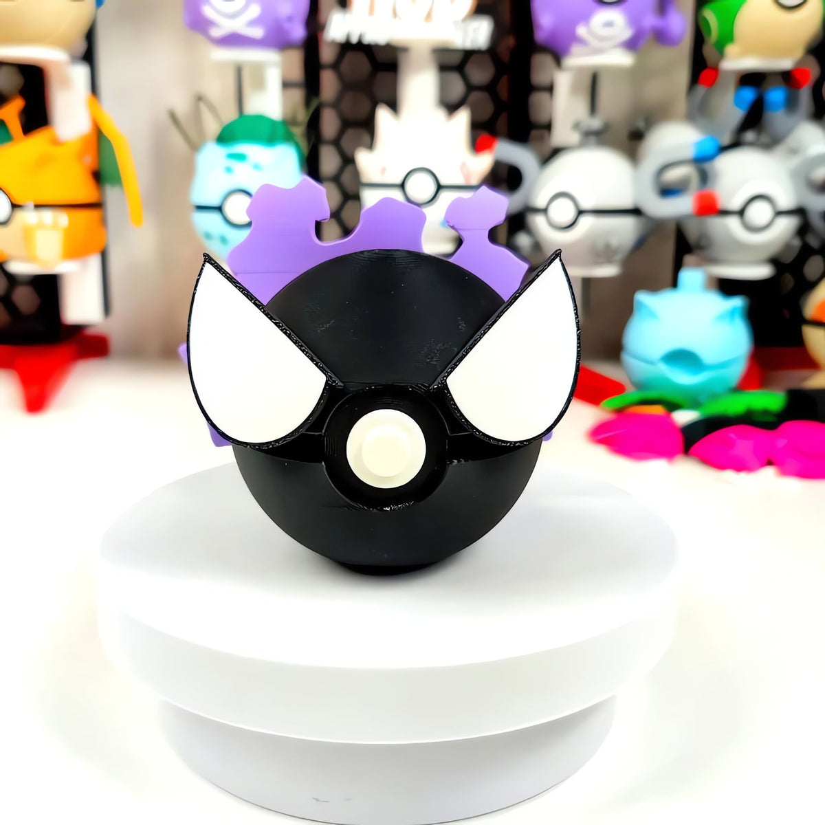 Premium Poké Ball, Gengar, Haunter and Gastly designs – Gastly