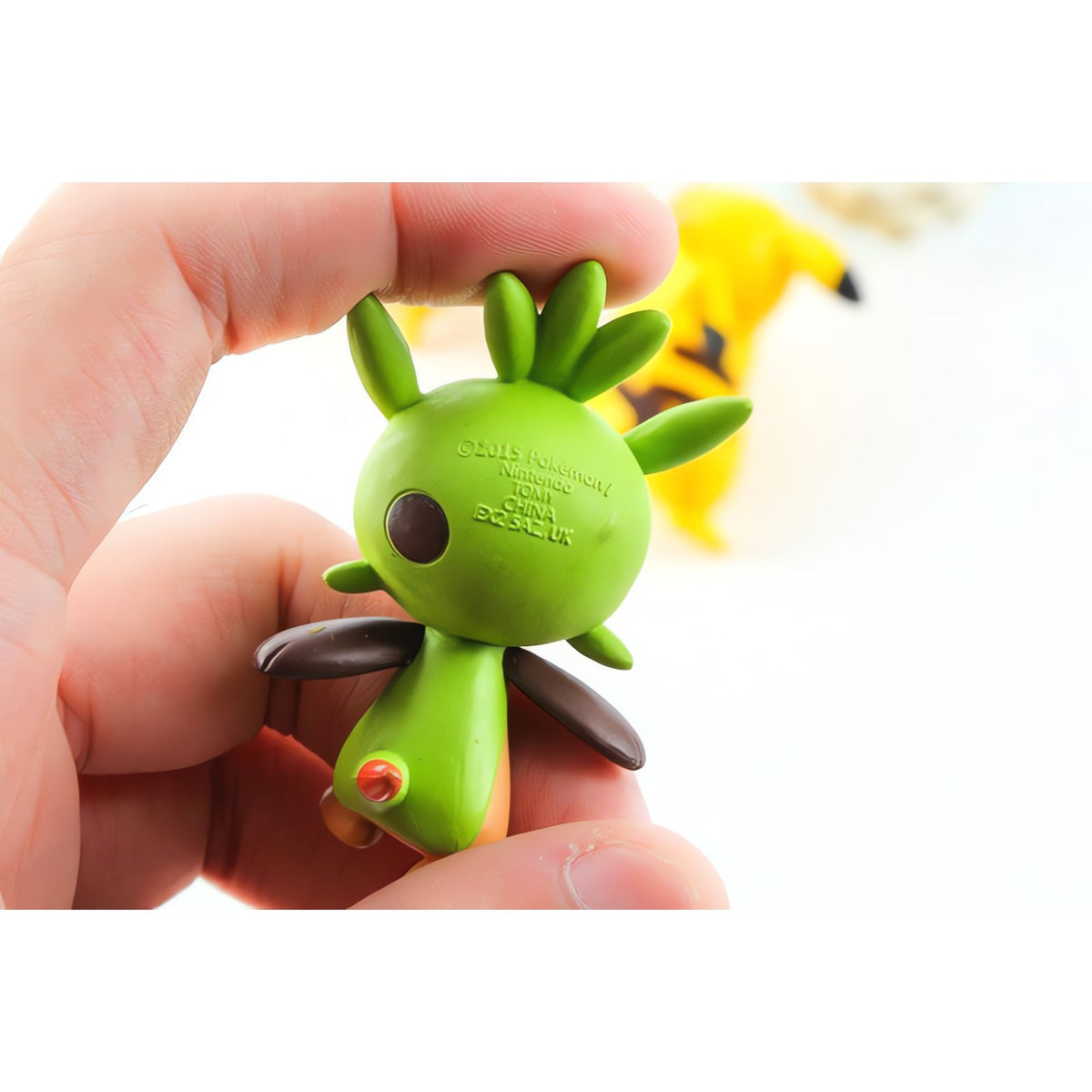 Set of four Poké Balls with Pokémon figures – photo 5