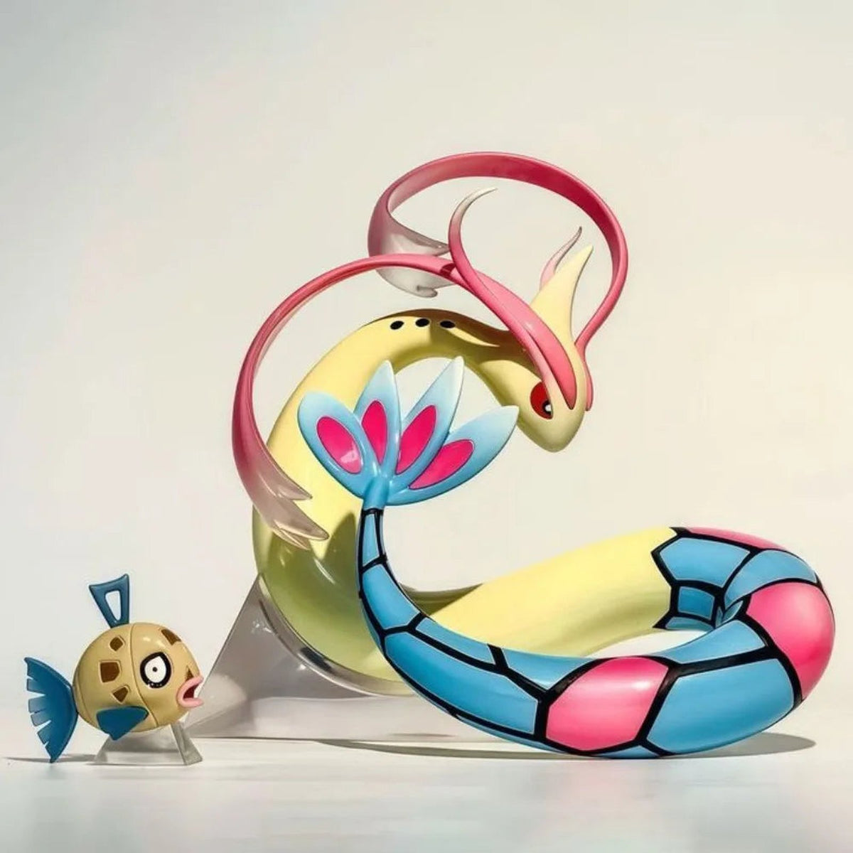 Feebas and Milotic evolution figure set – photo 3