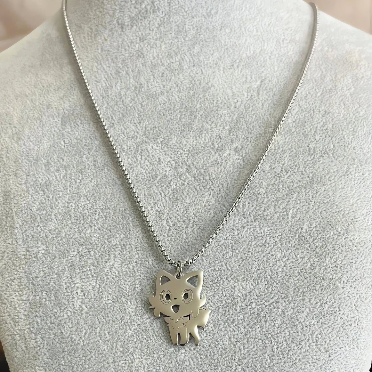 Fuecoco and Quaxly pendant necklaces – photo 3