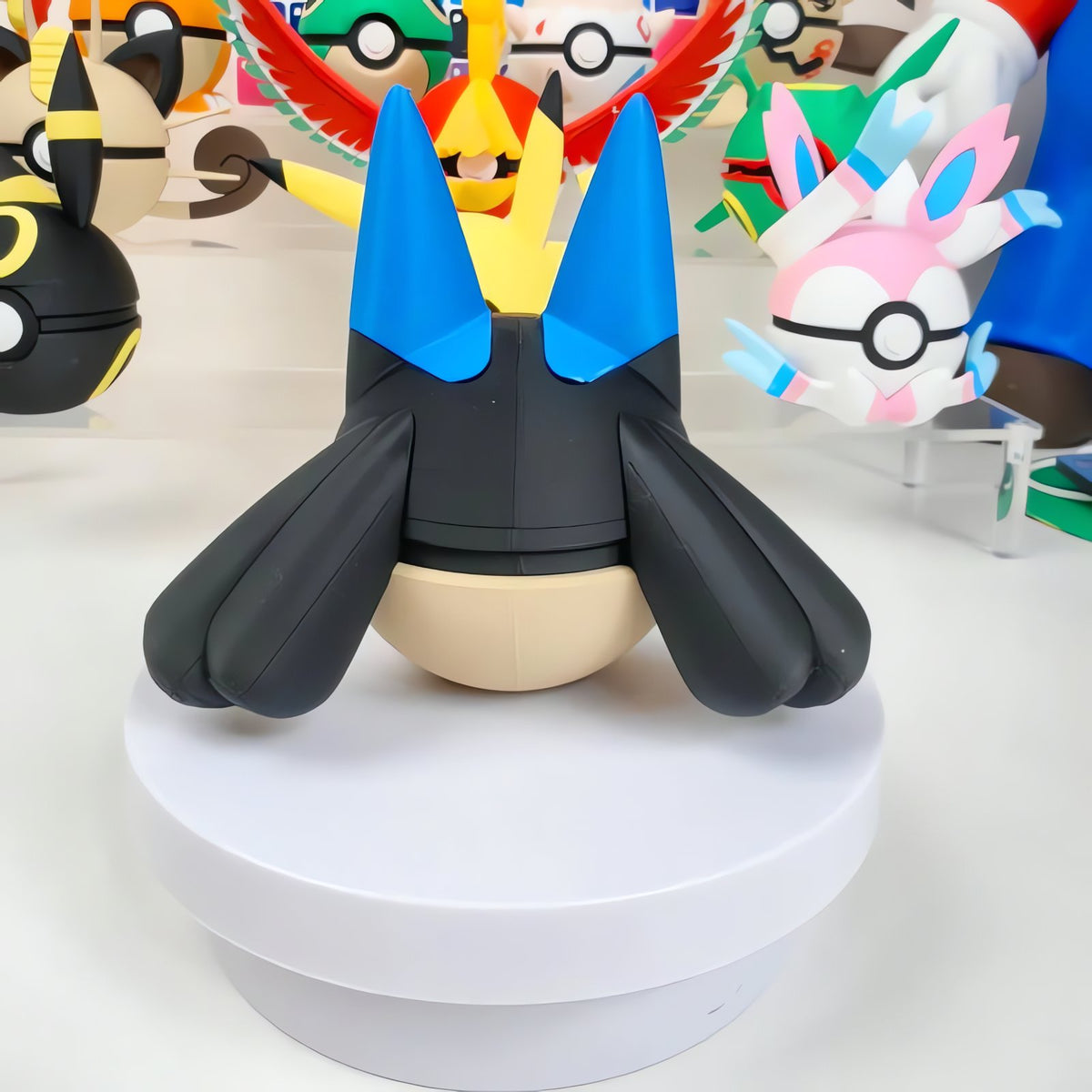 Lucario Premium Poké Ball – photo 5