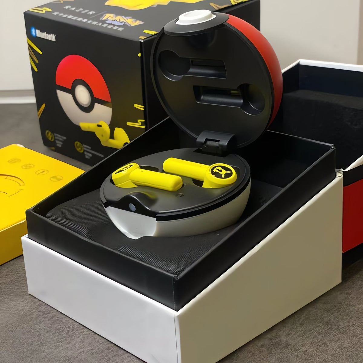 Yellow Pikachu earbuds with Poké Ball case – photo 3