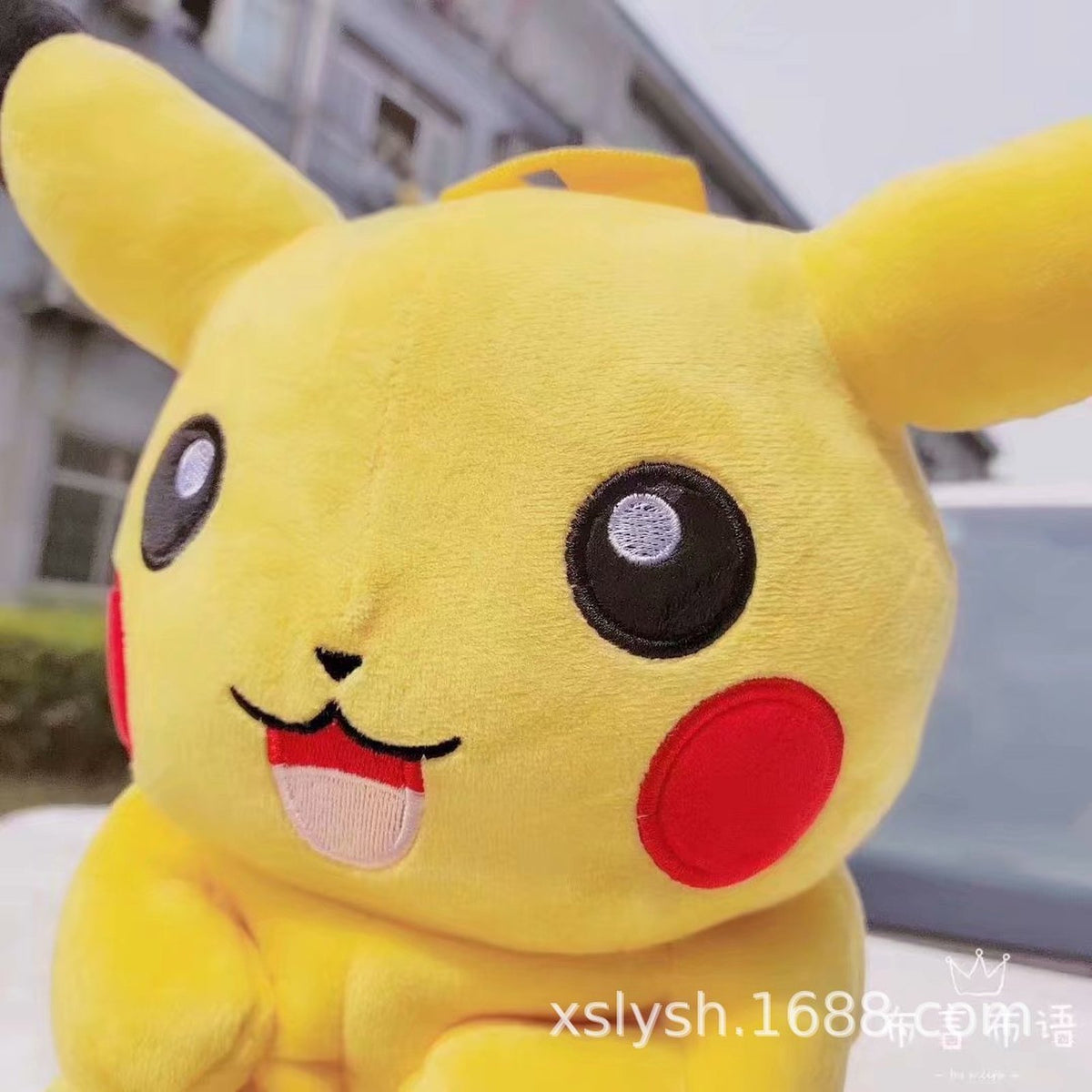 Pikachu plush backpack for kids – photo 4