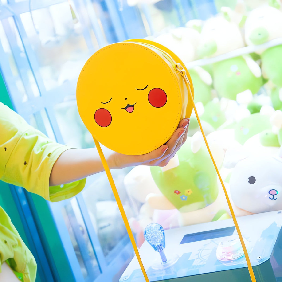 Round Pikachu handbag, approx. 17.5cm wide – 2