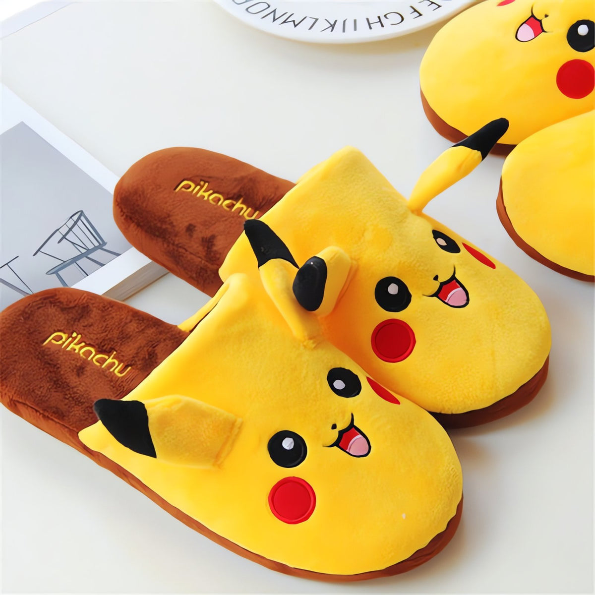 Pikachu slides in yellow – M (36-38)