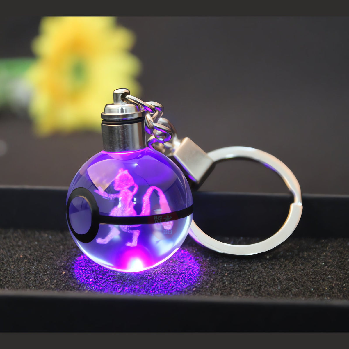 Glass Poké Ball keyring with engraved Pokémon – photo 28