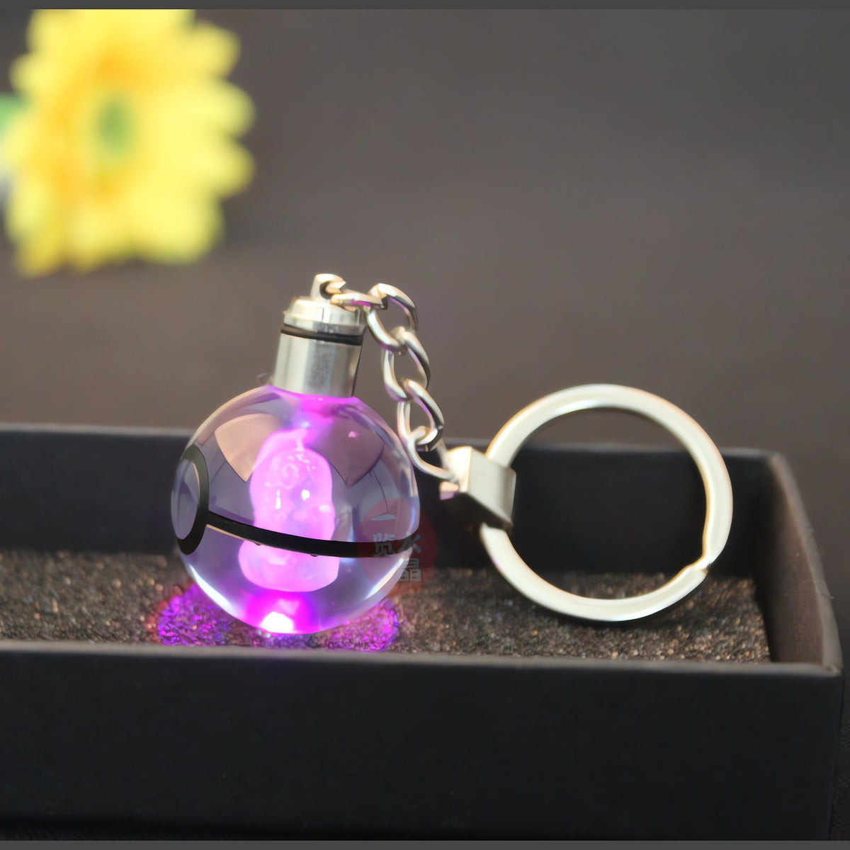 Glass Poké Ball keyring with engraved Pokémon – photo 29