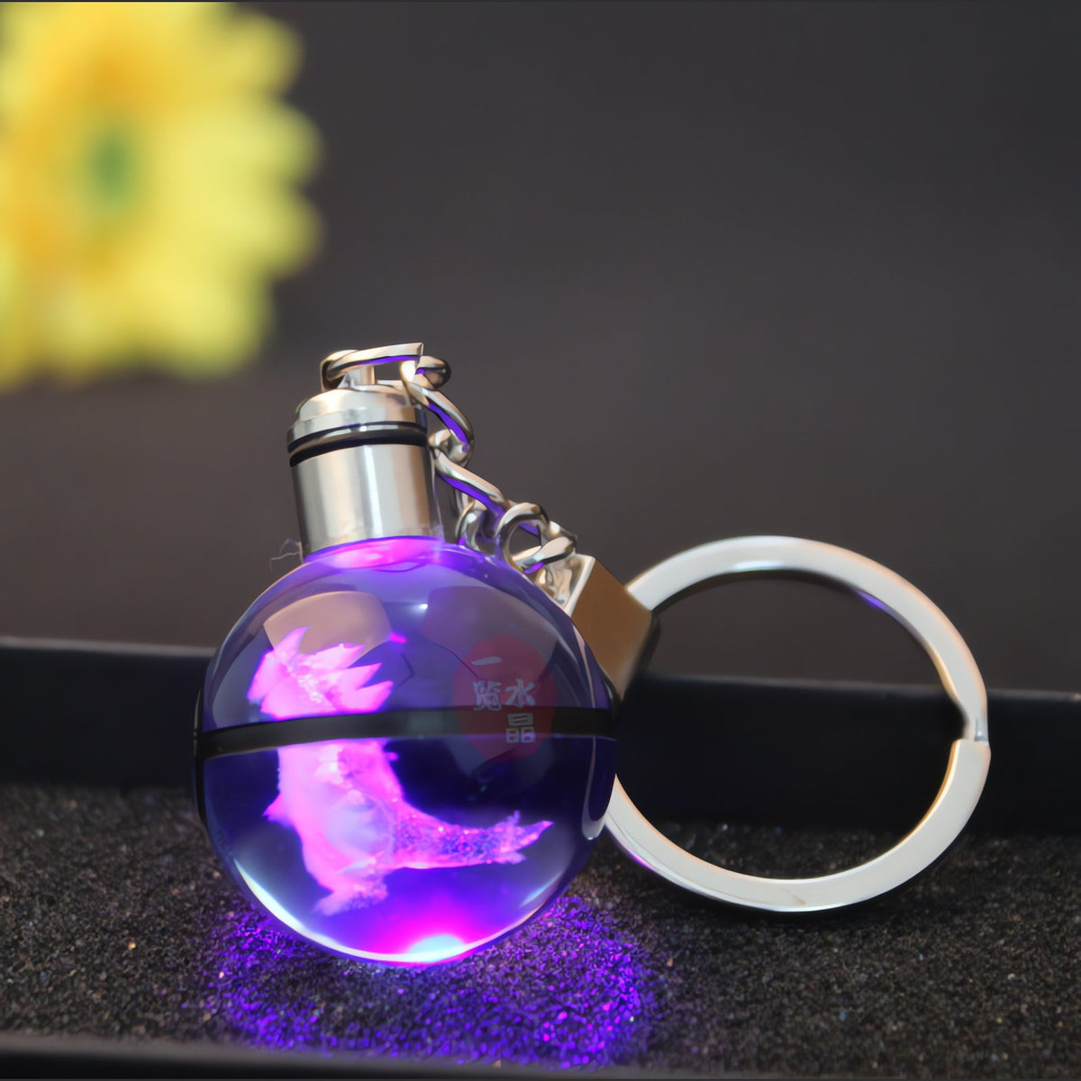 Glass Poké Ball keyring with engraved Pokémon – photo 30