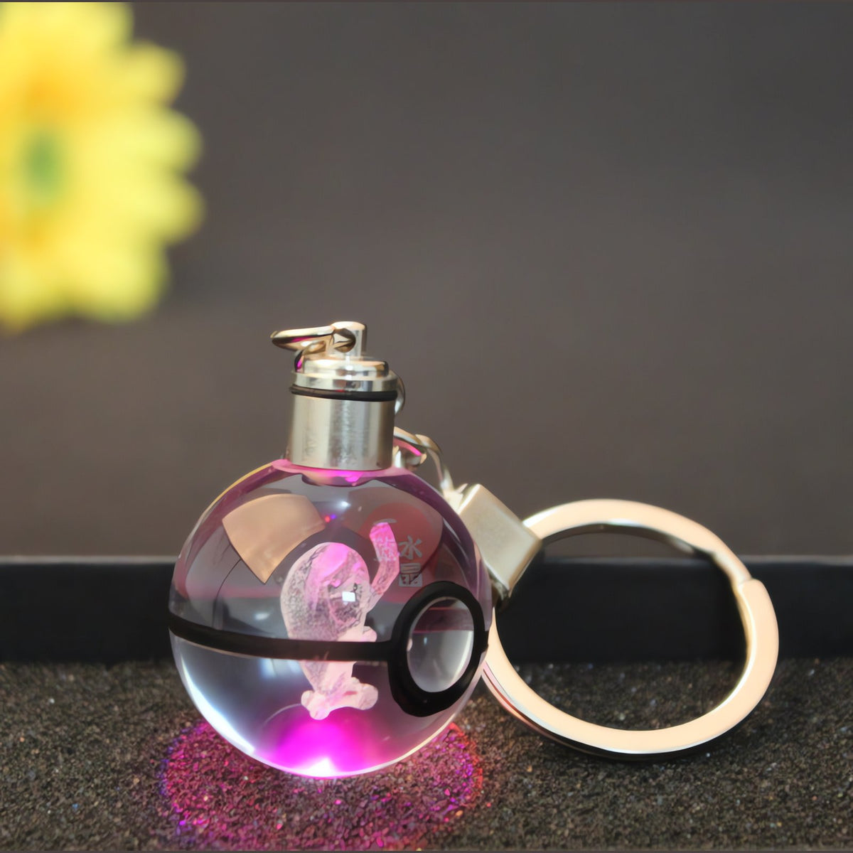 Glass Poké Ball keyring with engraved Pokémon – photo 31