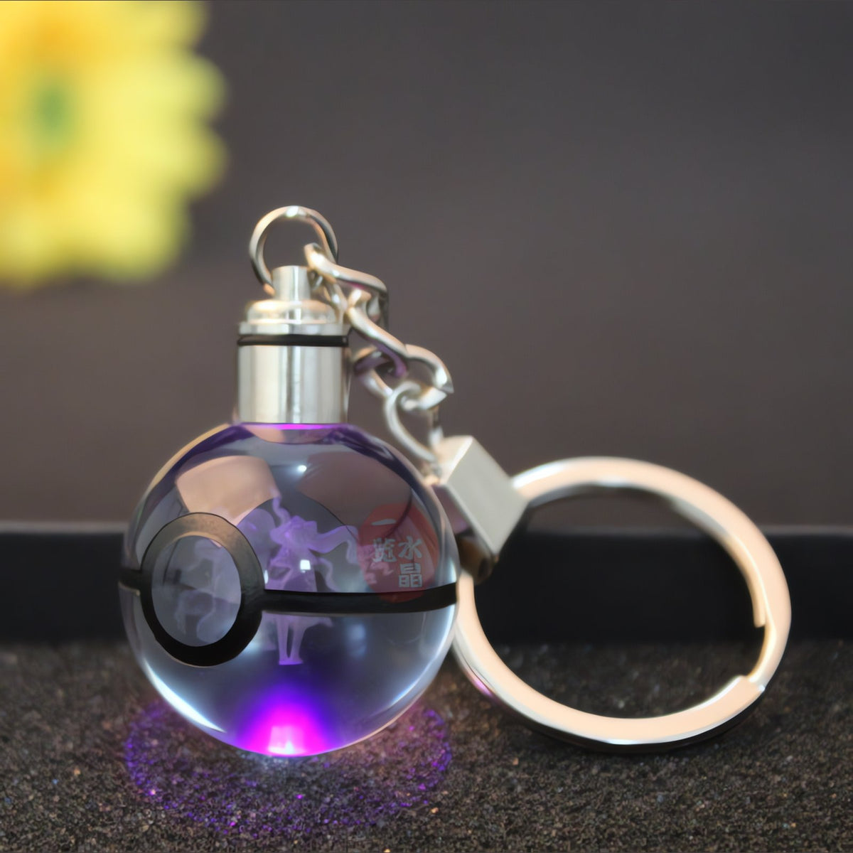 Glass Poké Ball keyring with engraved Pokémon – photo 38