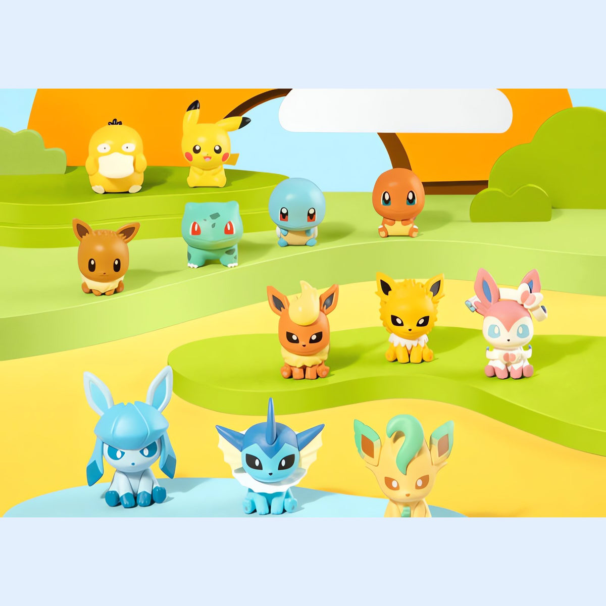 Poké Ball with Pokémon figure – photo 5