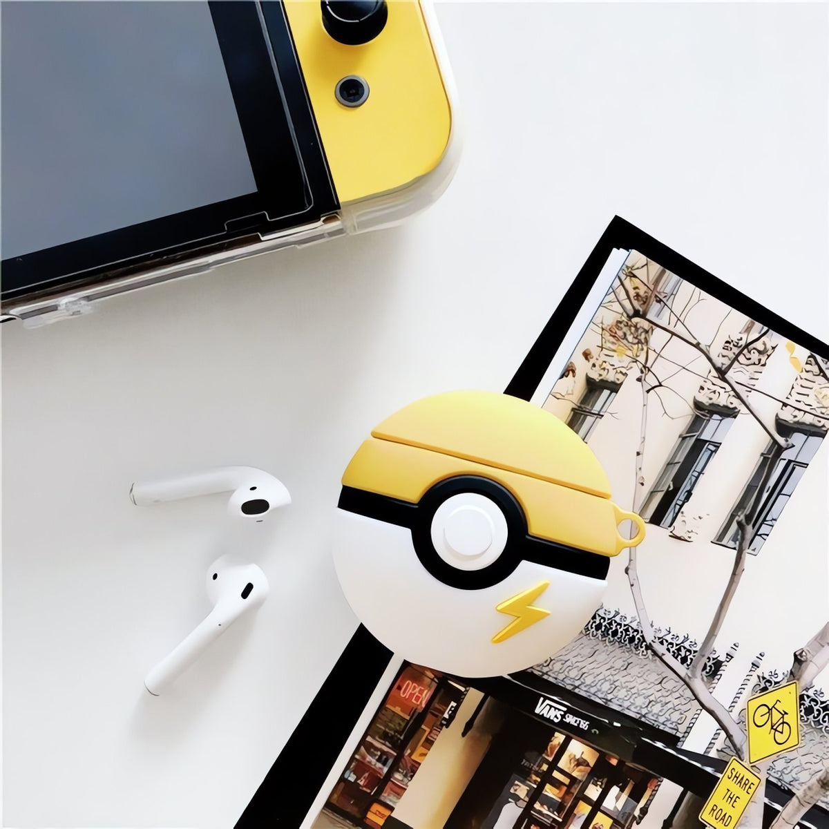 Pokémon AirPods case – Yellow Poké Ball 08