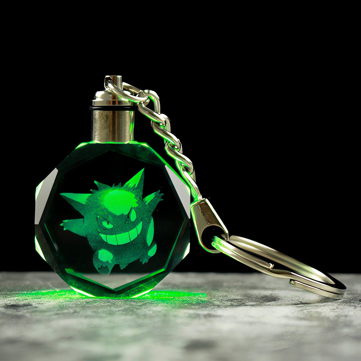 Pokémon crystal keyring with a glowing 3D Pokémon – Gengar