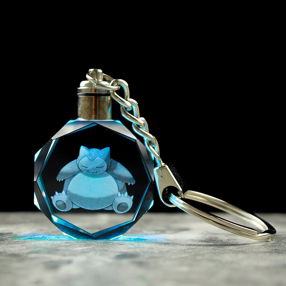 Pokémon crystal keyring with a glowing 3D Pokémon – Snorlax