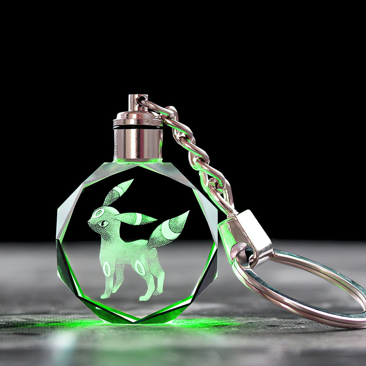 Pokémon crystal keyring with a glowing 3D Pokémon – Vaporeon 2