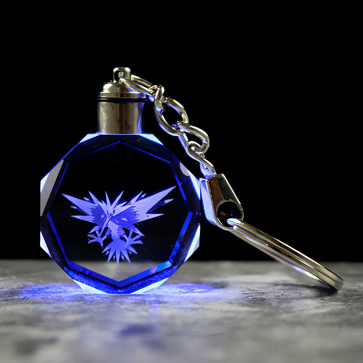 Pokémon crystal keyring with a glowing 3D Pokémon – Zapdos