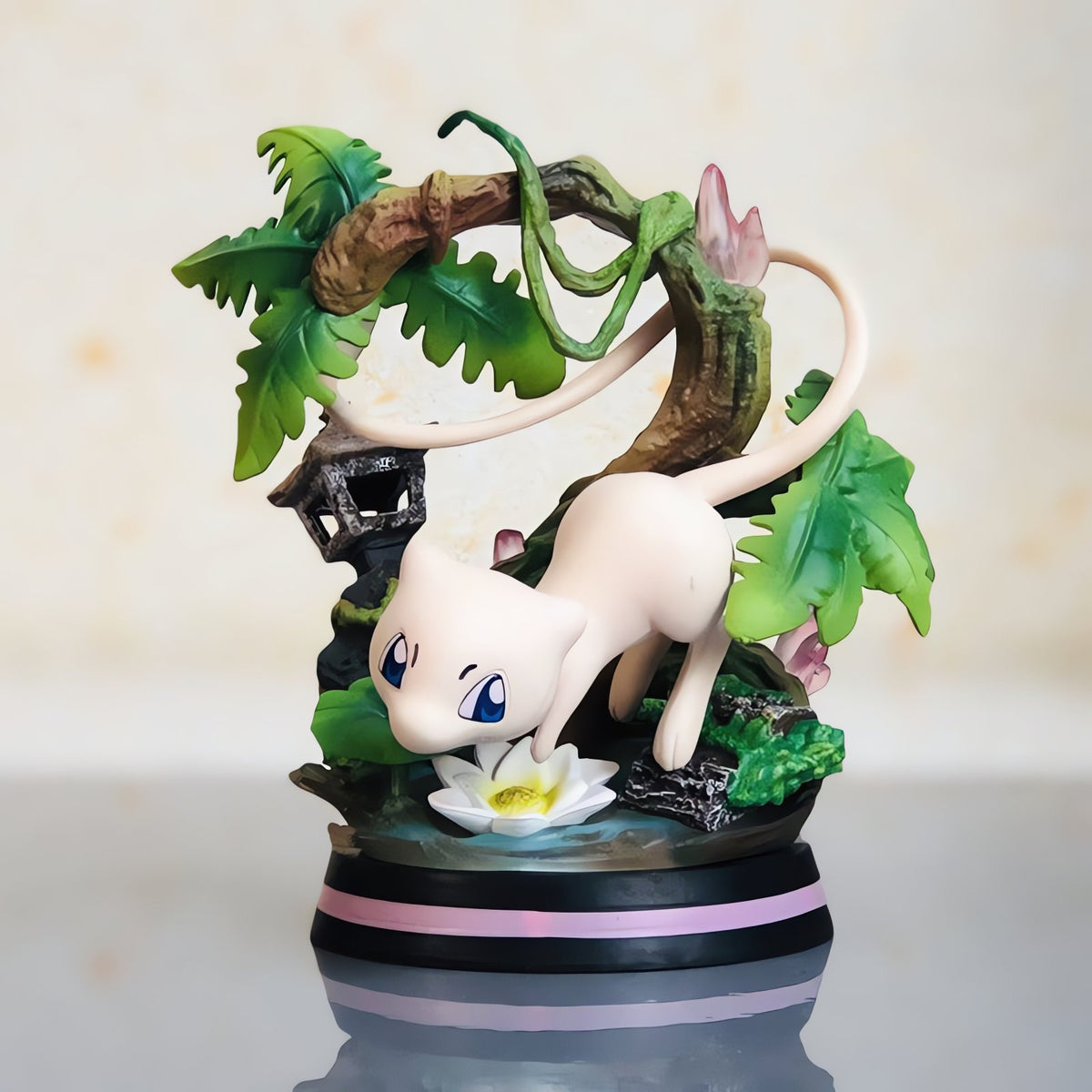 Pokémon habitat figures, Bulbasaur on grass – Mew