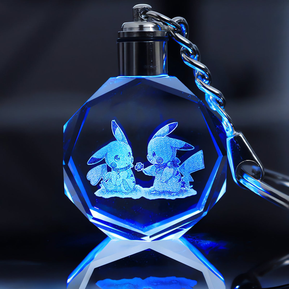 Pokémon LED keyring with a light-up crystal charm – Pikachu 1