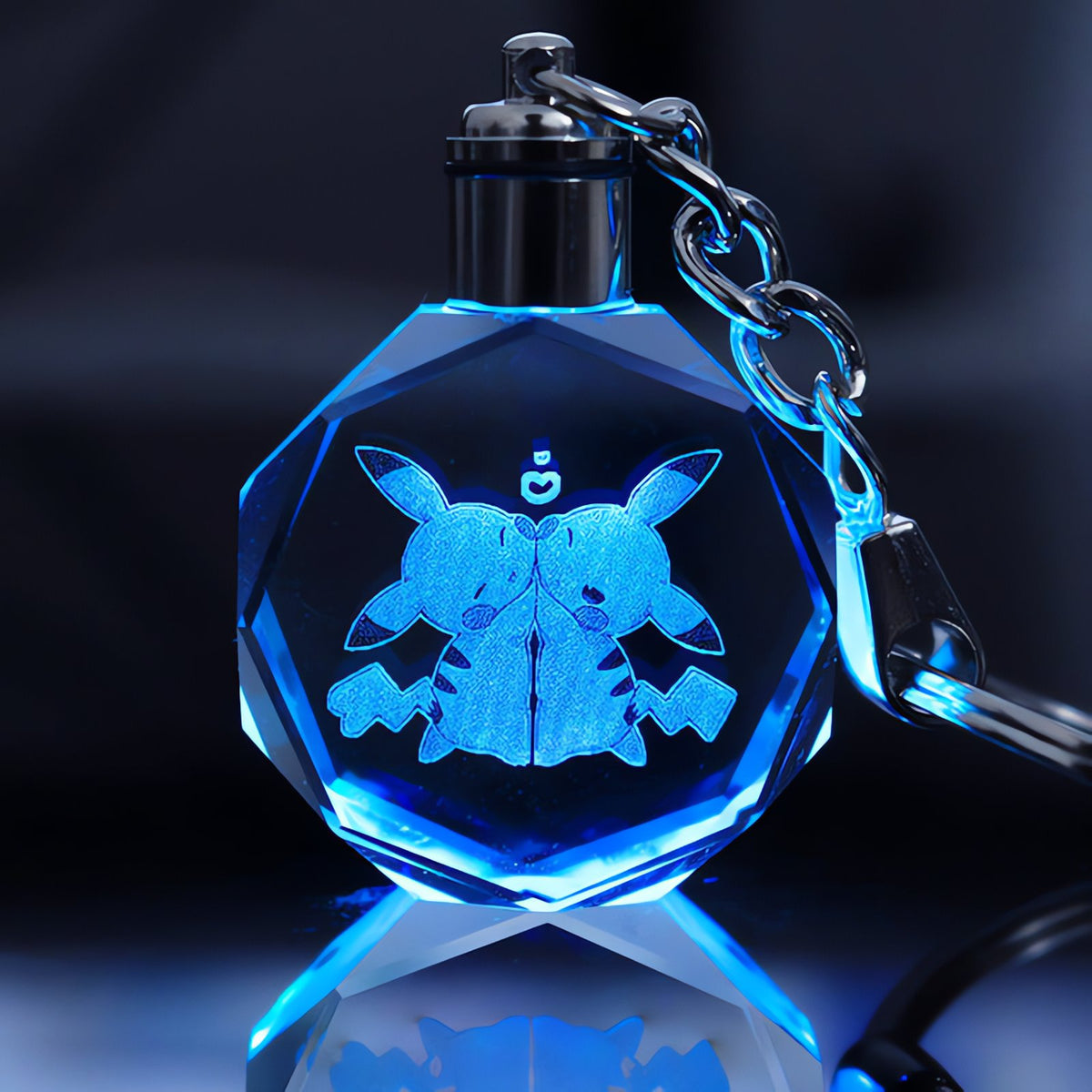 Pokémon LED keyring with a light-up crystal charm – Pikachu 3