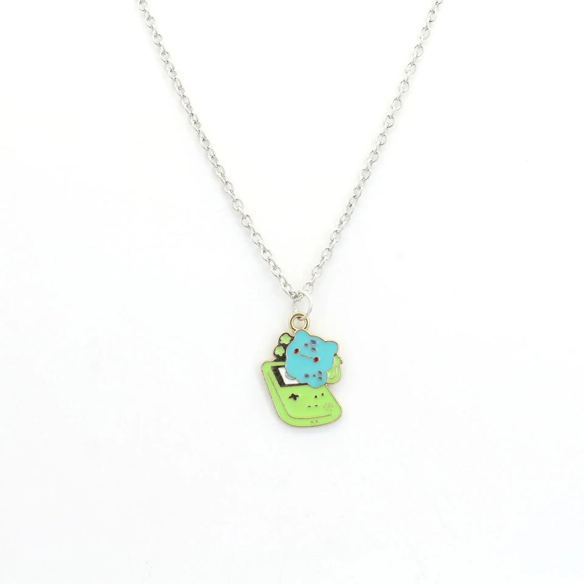 Pokémon pendant necklace with enamel details – Bulbasaur
