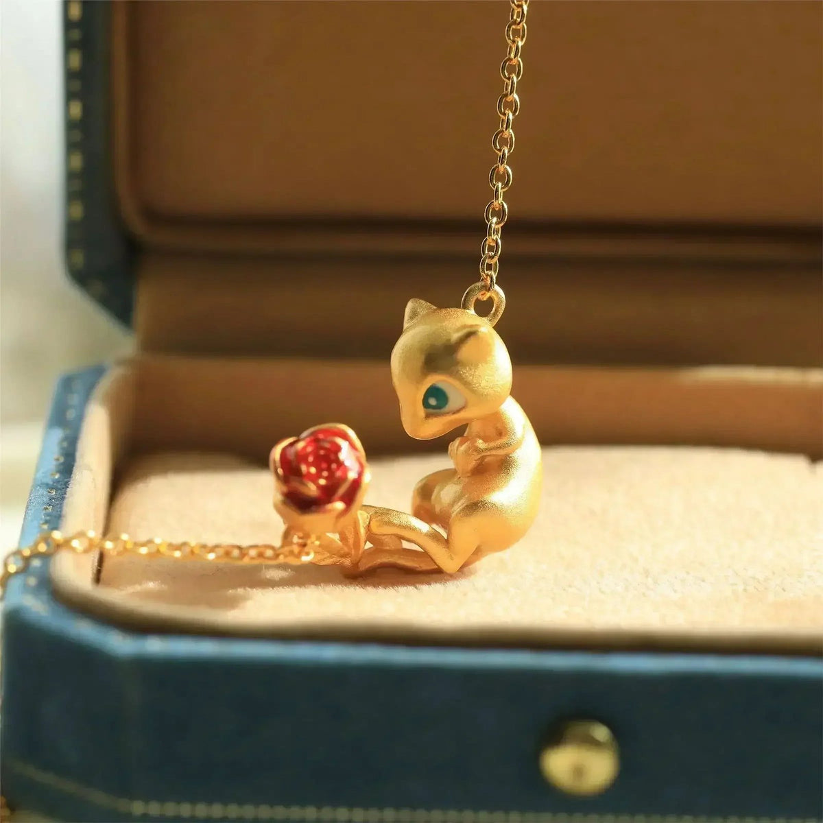Pokémon pendant necklaces in silver and gold – 3