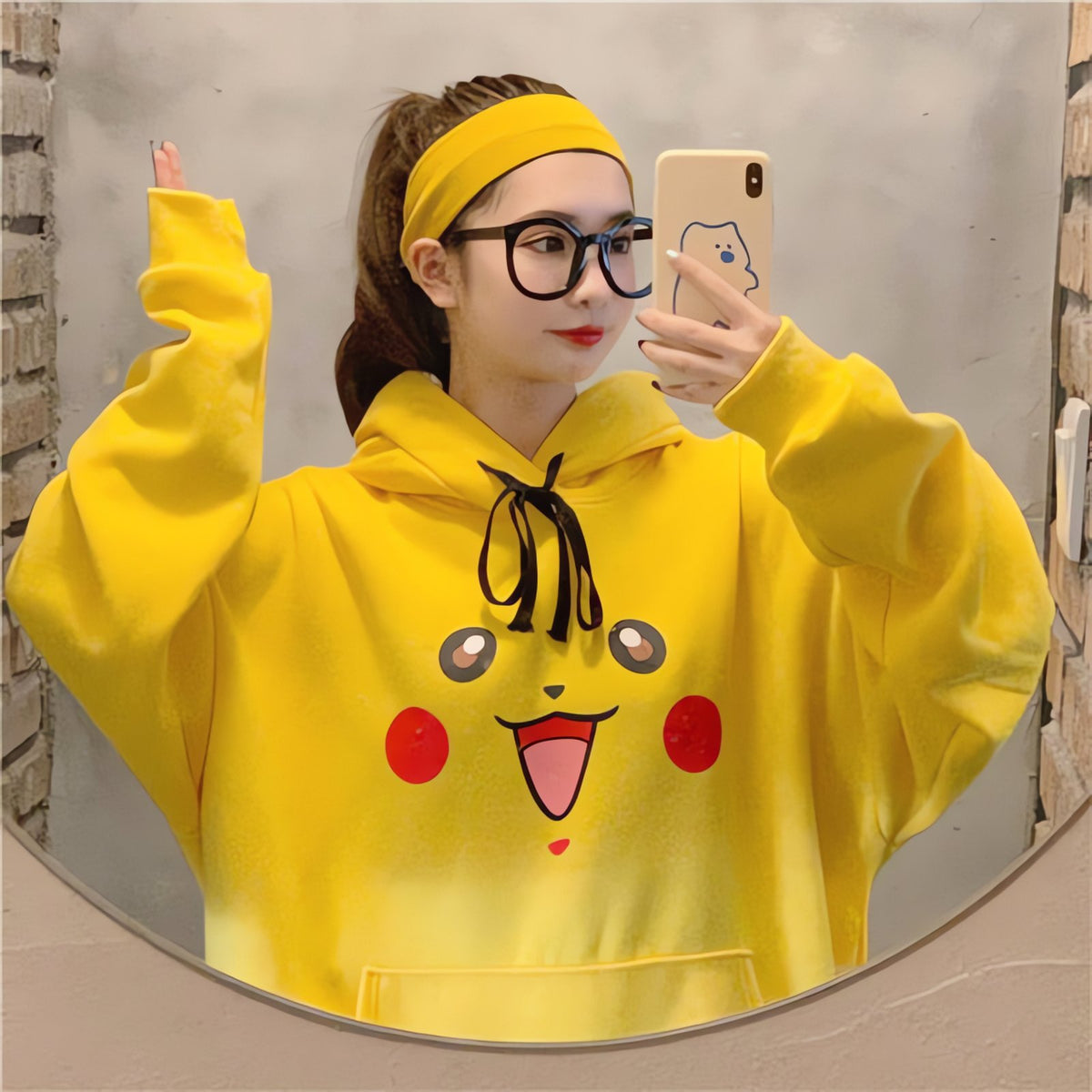 Oversized Pokémon hoodie with character design – Pikachu