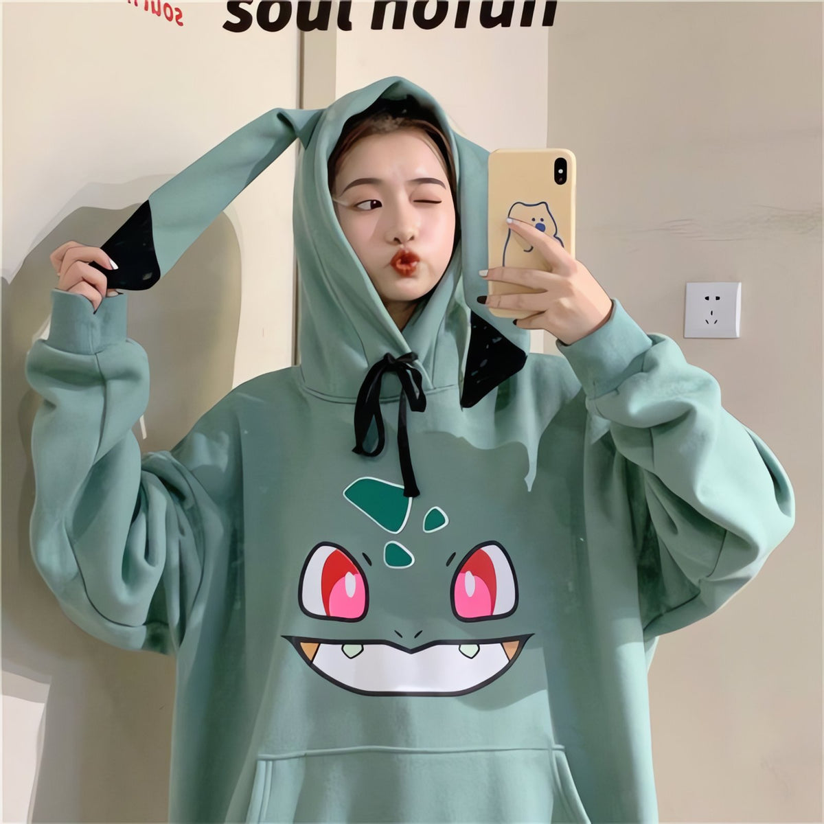 Oversized Pokémon hoodie with character design – Squirtle