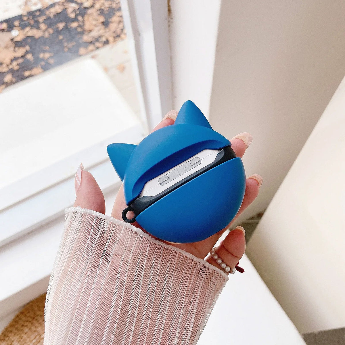 Pokémon Poké Ball AirPods case – photo 5