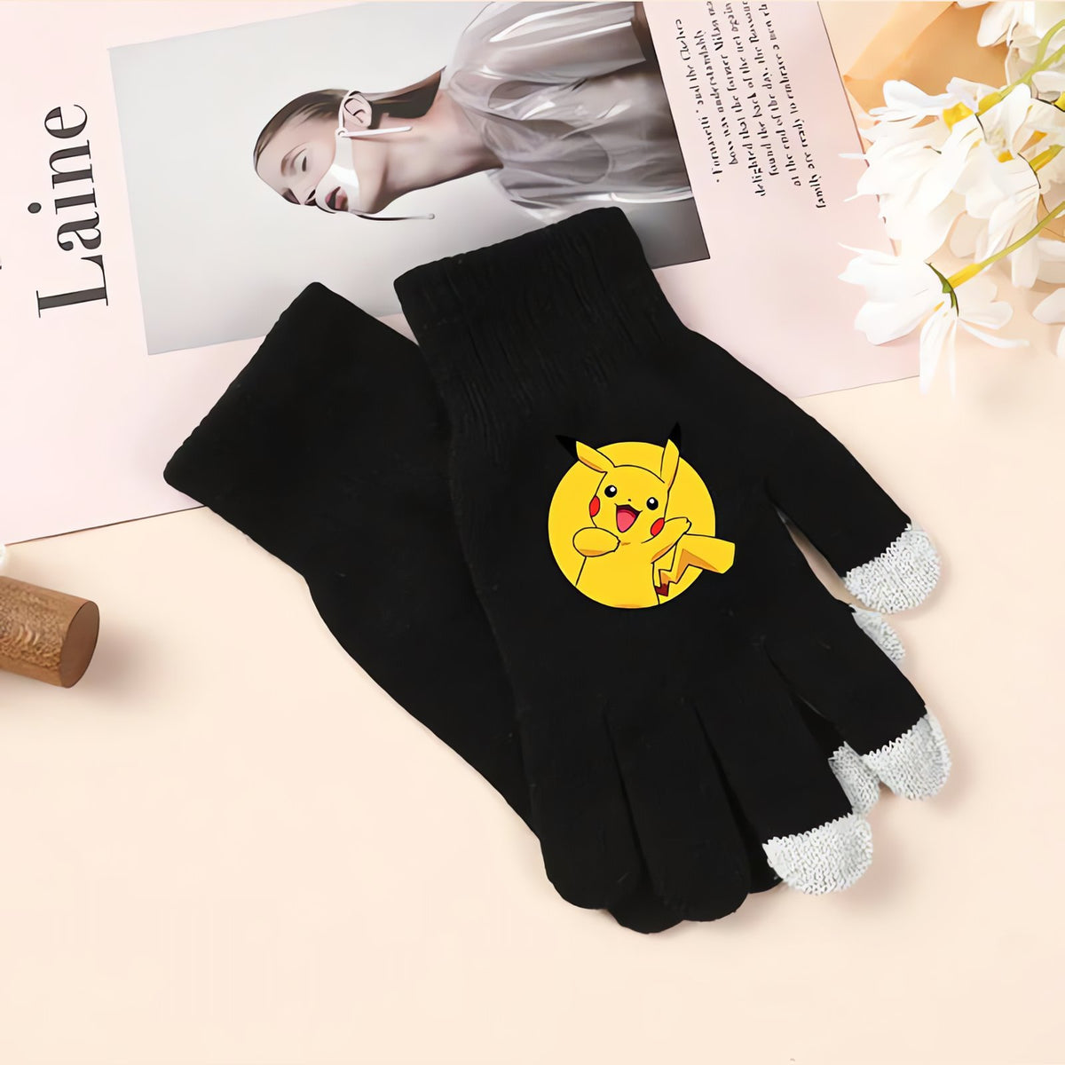 Pokémon winter gloves with touchscreen fingertips – Pikachu Black
