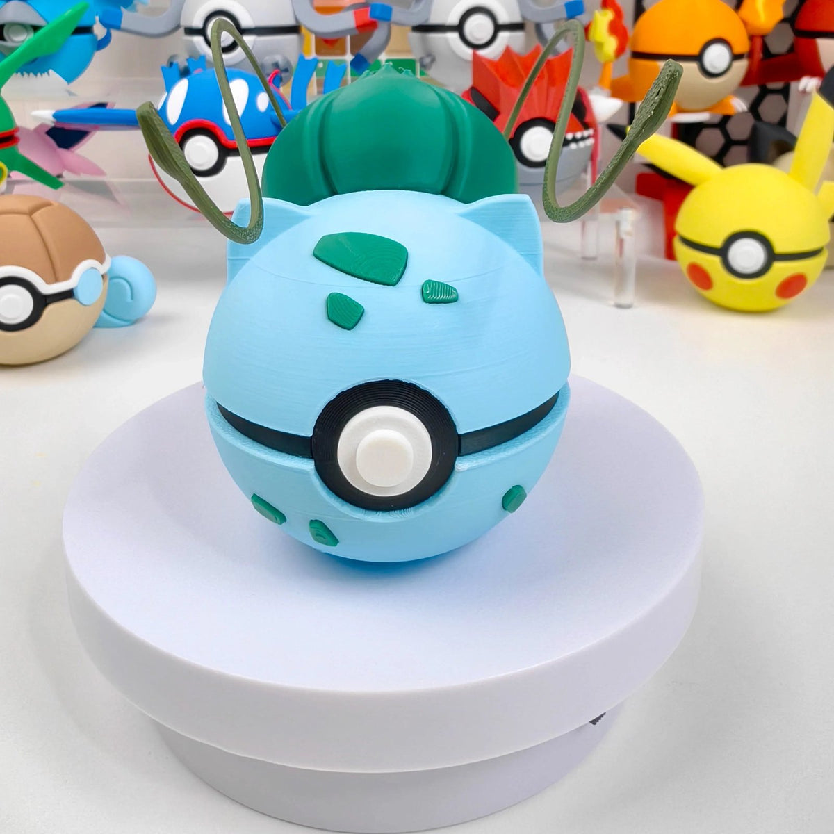 Premium Poké Ball with Pokémon design – Bulbasaur