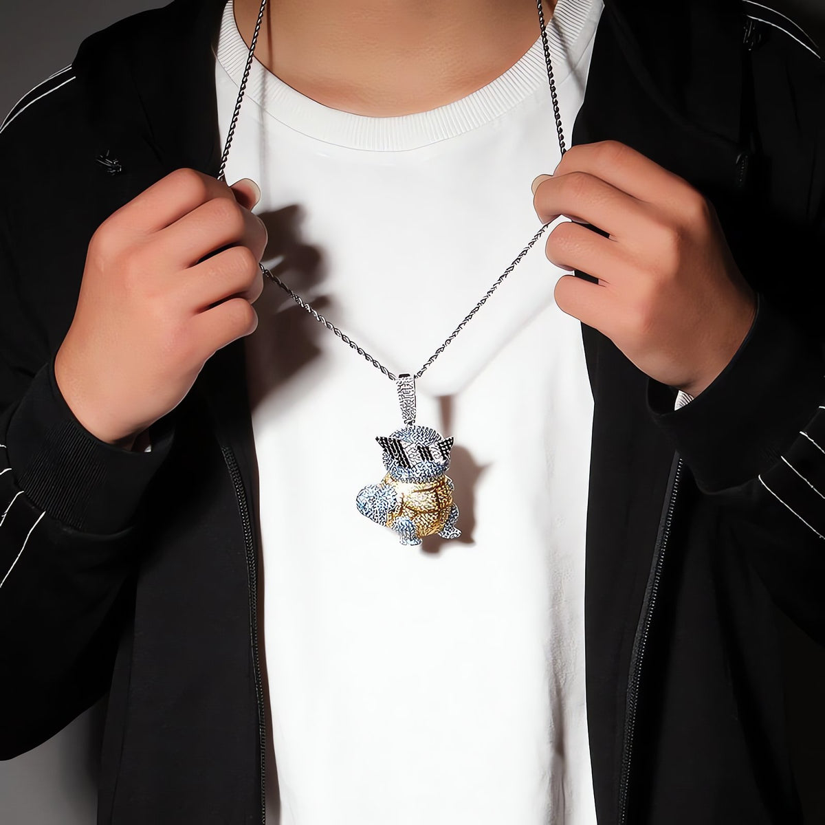 Squirtle pendant necklace in gold – photo 10