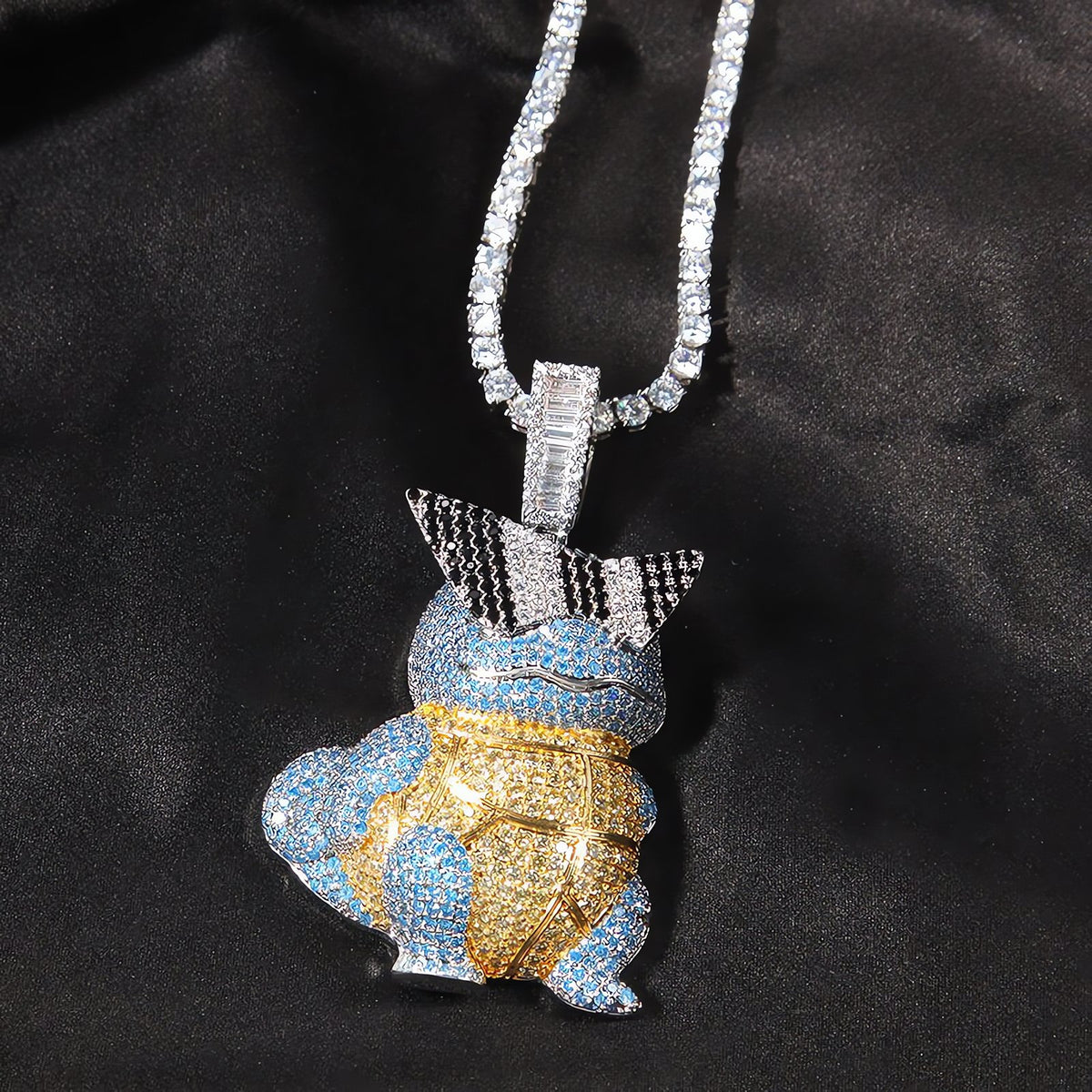 Squirtle pendant necklace in gold – photo 12