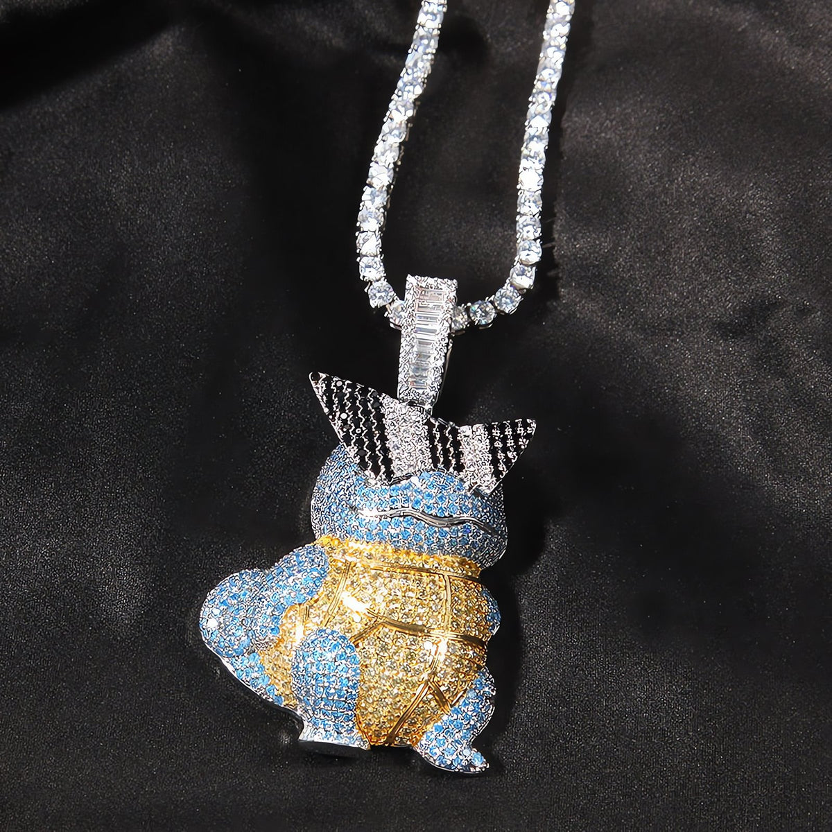 Squirtle pendant necklace in gold – photo 9